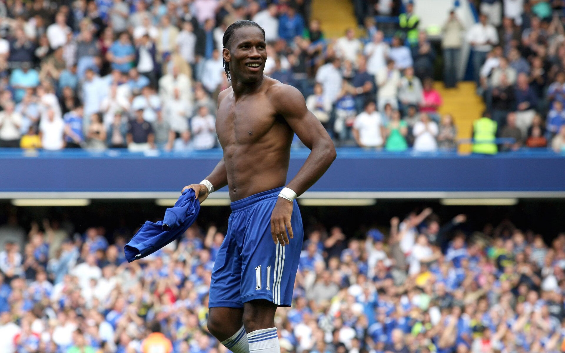 锋刃与铁壁，莱万对决Ming+50防线，90分钟窒息博弈，神锋莱万对决Ming+50铜墙铁壁，90分钟窒息攻防战