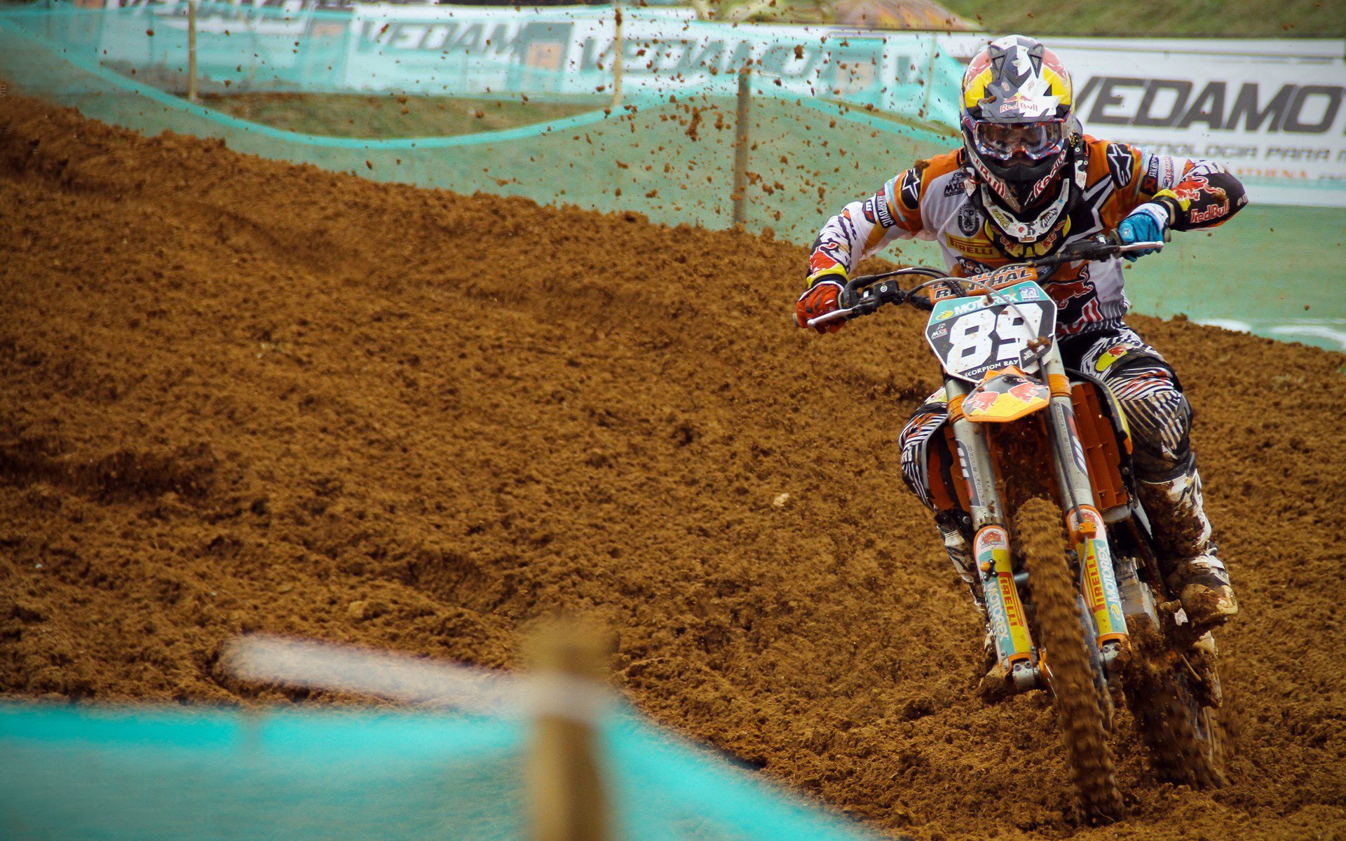 双重节奏，同一种信念，双重节奏，同一种信念